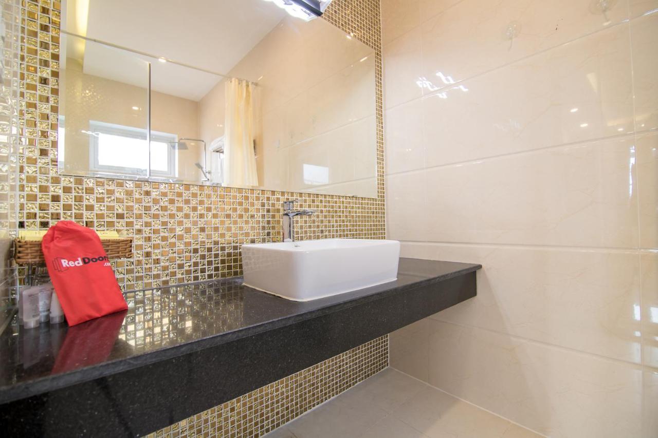 Reddoorz Plus Near Lotte Mart Cong Hoa Ho Chi Minh-staden Exteriör bild