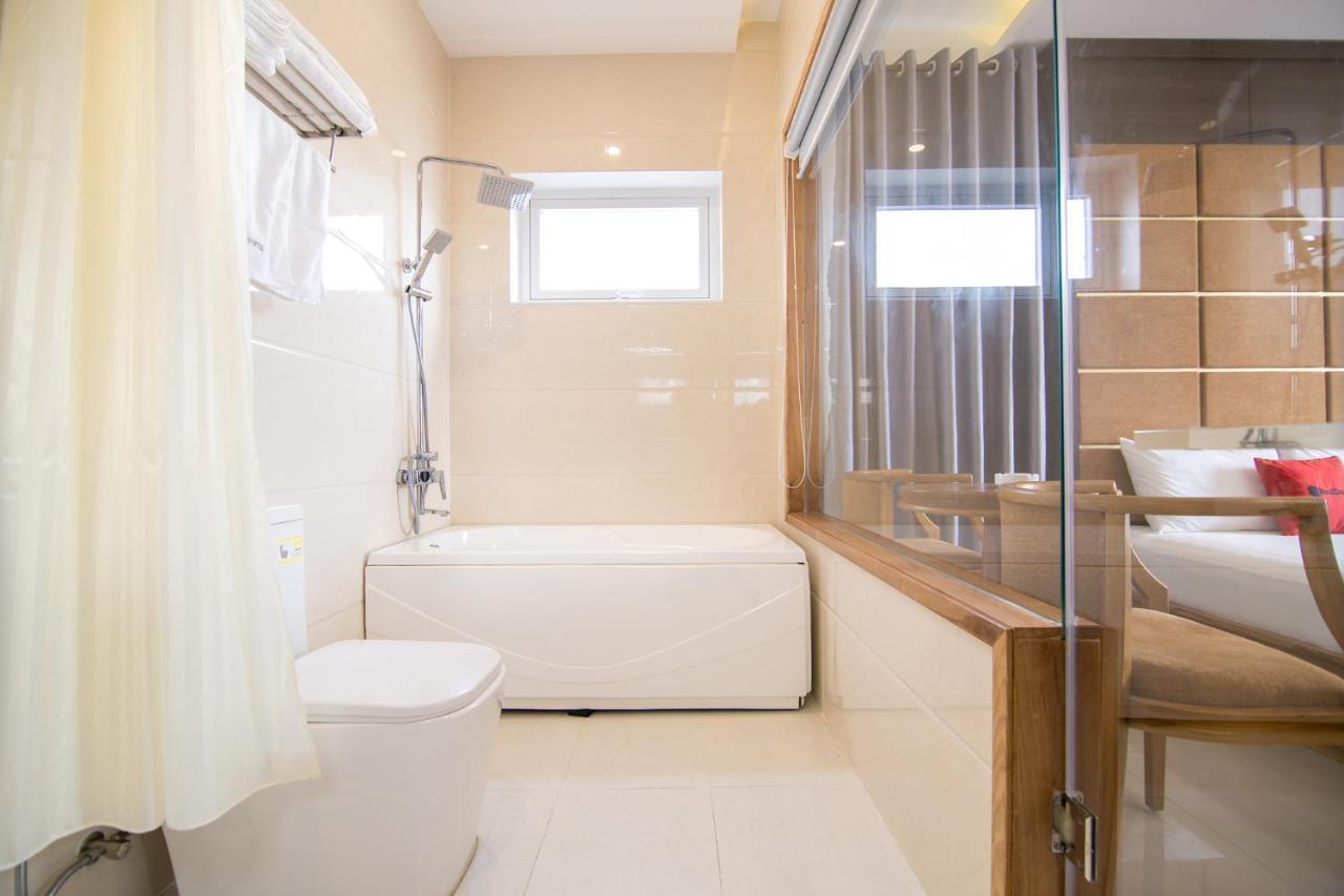 Reddoorz Plus Near Lotte Mart Cong Hoa Ho Chi Minh-staden Exteriör bild